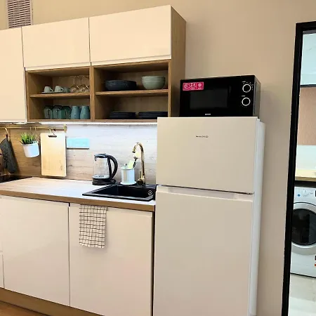 Quiet & Cozy Apartment/ Balcony / Popular Location *